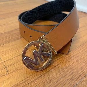 Michael Kors reversible belt